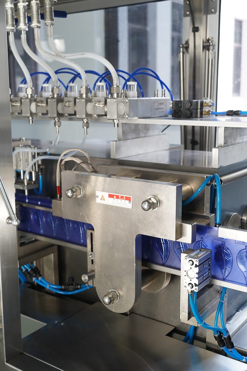 Plastic-Ampoule Filling Machine