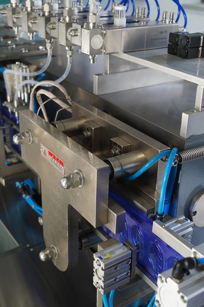 Plastic-Ampoule Filling Machine